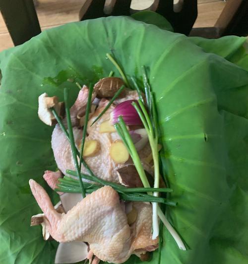 荷叶鸡在三国杀中的制作方法是什么？制作荷叶鸡需要哪些材料？